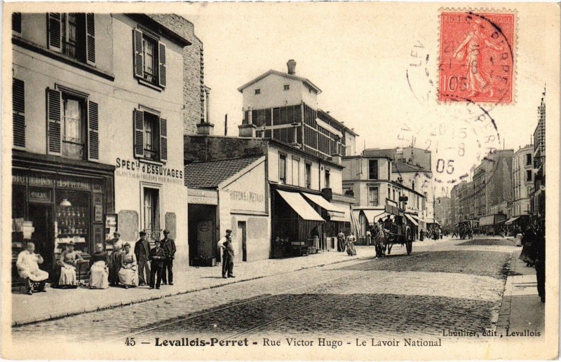 CPA Levallois Perret Rue Victor Hugo Lavoir National (1315248)