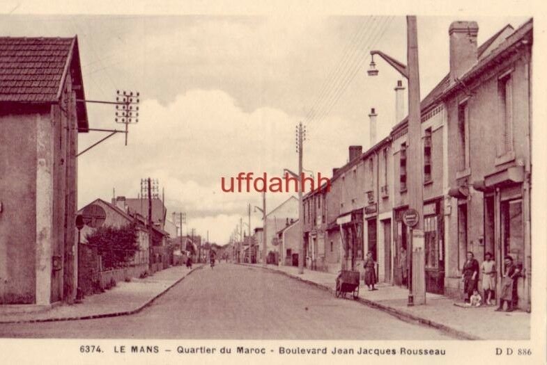 FRANCE. LE MANS QUARTIER DU MAROC - femmes dans BOULEVARD JEAN JACQUES ROUSSEAU 