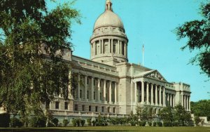 Vintage Postcard The State Capitol Building Frankfort Kentucky KY