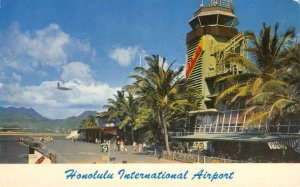 HONOLULU INTERNATIONAL AIRPORT Hawaii Airplane 1960 Chrome Vintage Postcard
