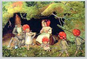 FOREST GNOMES wind yarn Home DWARF Fantasy by Elsa Beskow Russian NEW postcard