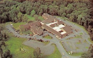 OSSINING, New York NY   SHERATON INN-WESTCHESTER NORTH  Roadside Motel  Postcard