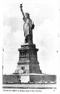 Statue of Liberty New York City, USA Unused real photo