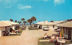 FL, Florida  DAYTONA BEACH BUNGALOWS~Guests Outside  ROADSIDE  Chrome Postcard