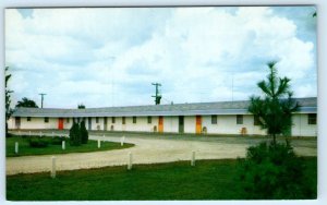 CEDAR FALLS, Iowa IA ~ Roadside RAINBO MOTEL ca 1960s Black Hawk County Postcard