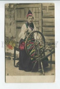 432901 UK native girl spinner 1904 year tinted RPPC 