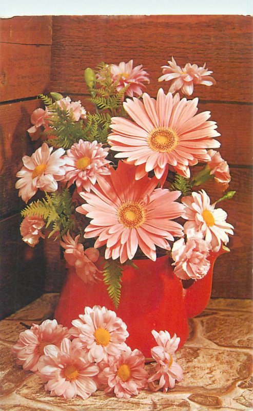 Postcard flowers bouquet vase decorations pink leaves buds Oxeye daisy