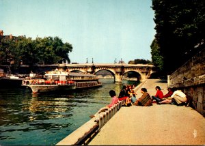 France Paris La Seine Au Pont Neuf