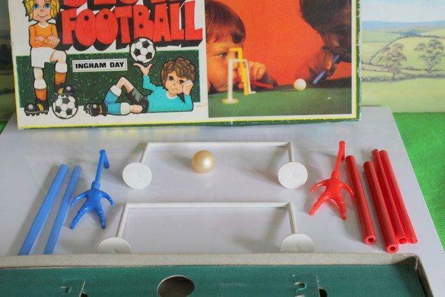 BLOW FOOTBALL VINTAGE INGHAM DAY BOXED 1960/70'S