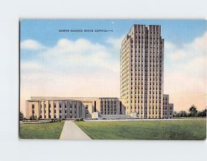 Postcard North Dakota State Capitol, Bismarck, North Dakota