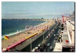 Postcard Modern Brittany in La Baule Coueurs The embankment and beach