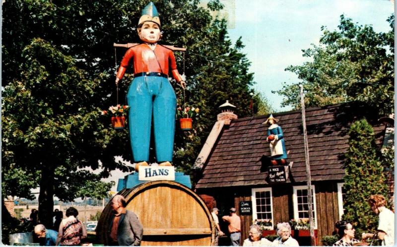 DANBURY, CT Connecticut   NEW AMSTERDAM VILLAGE Giant Figure  1979  Postcard