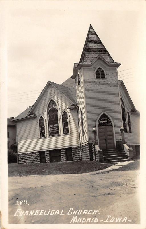 Madrid Iowa~Evangelical Church~Stained Glass~Unpaved Street~1940s Real Photo PC