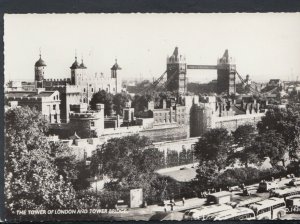 London Postcard - The Tower of London and Tower Bridge   RR4867