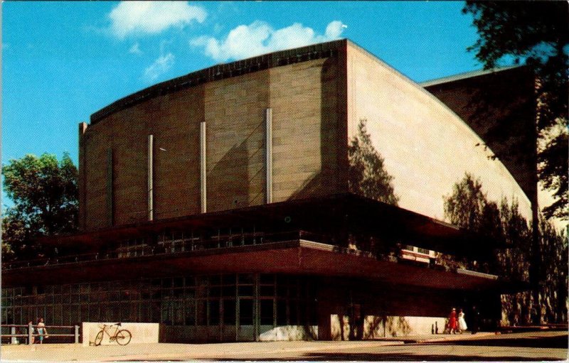 2~Postcards WI Madison MEMORIAL UNION THEATER & INTERIOR University Of Wisconsin