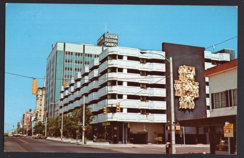 FL ST PETERSBURG Looking West along Central Avenue from 3rd Street pm1987 Chrome