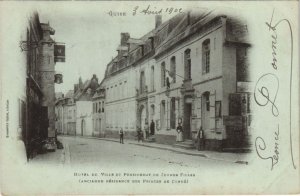 CPA GUISE Hotel de ville et pensionnat (157597)