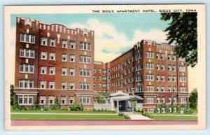 SIOUX CITY, Iowa IA ~ Roadside SIOUX APARTMENT HOTEL ca 1940s Linen Postcard