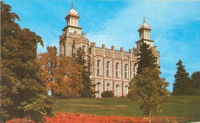 Logan Temple, Utah unused chrome Postcard