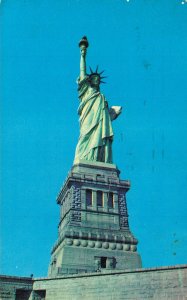 USA Statue Of Liberty New York City Vintage Postcard 07.34