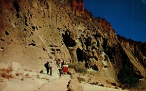 USA Cave Kiva Bandelier National Monument New Mexico Chrome Postcard 08.66