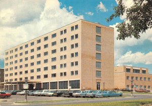 Saskatoon, Saskatchewan Canada  ST PAUL'S HOSPITAL  (Grey Nuns')  4X6 Postcard