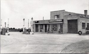 Postcard Reed's Corner Station Highways 24 and 63 in Moberly, Missouri