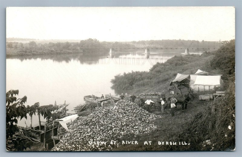 BYRON IL MUSSELERS CLAMMERS RIVER VIEW ANTIQUE REAL PHOTO POSTCARD RPPC RARE