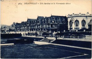 CPA Deauville Le's Jardins et le Normandy-Hotel FRANCE (1286406)