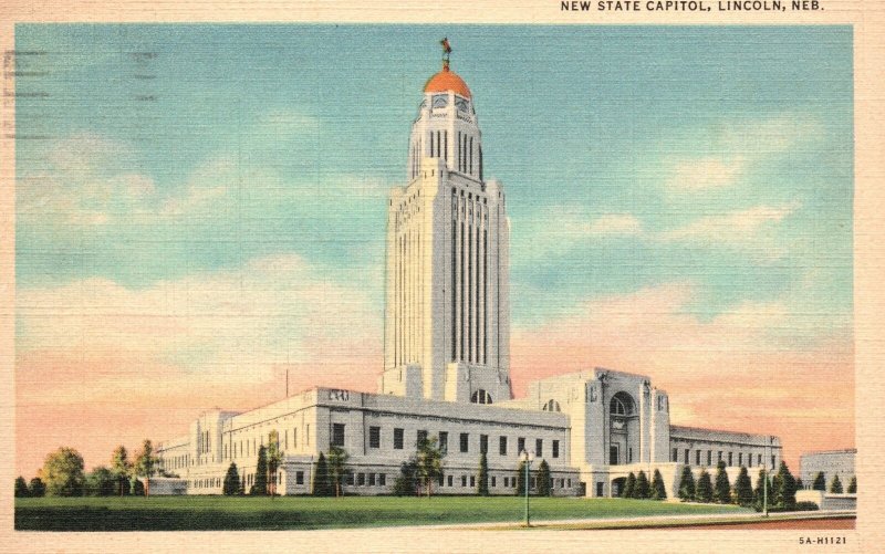 Vintage Postcard 1930 New State Capitol Historic Tower Downtown Lincoln Nebraska