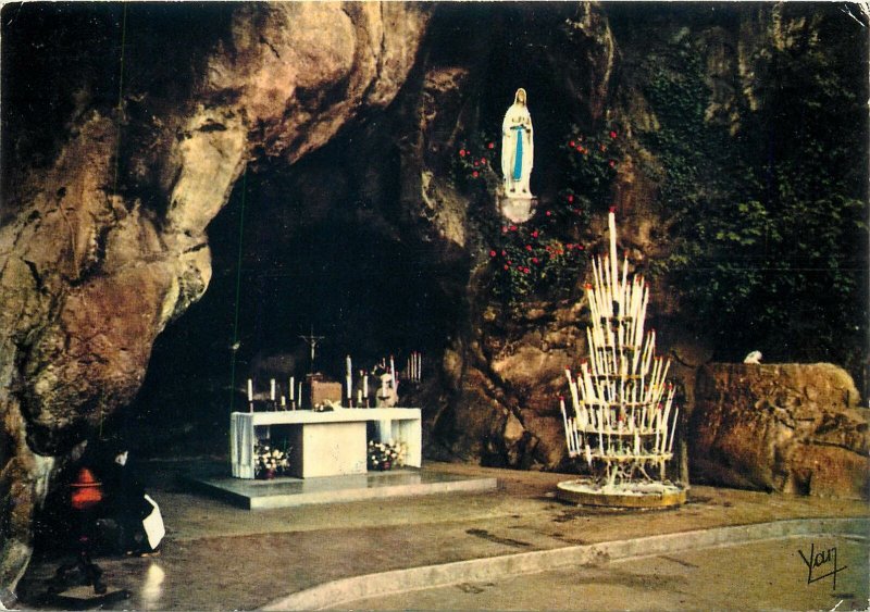 Religion Lourdes The Miraculous Grotto  Postcard