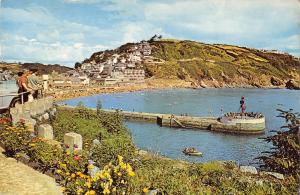 uk10144 banjo pier and beach looe cornwall uk