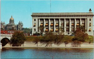 Des Moines IA Municipal Court & Public Safety Building Iowa Unused Postcard H1