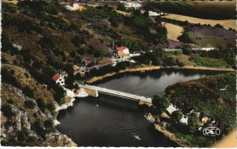 CPA CROZANT Le Pont Neuf sur la Creuse - Vue Aerienne (1143987)