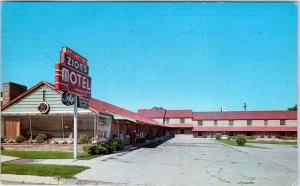 CEDAR  CITY, UT Utah      ZION   MOTEL     1962?    Roadside     Postcard