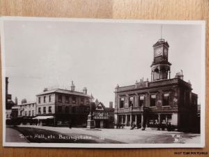 Hampshire BASINGSTOKE TOWN HALL & SHOPS - Old RP Postcard by T.H.B. 144 (Local)