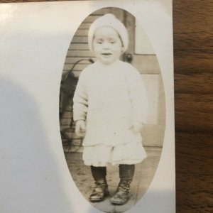 RPPC Baby Girl VINTAGE - PORTRAIT - PC - Postcard