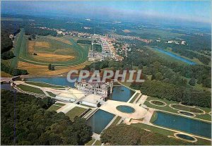 Modern Postcard Chantilly (Oise) Chateau and Field Races