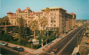 Postcard 1950s California Pasadena Hotel Green Roadside Amescolor 22-11884
