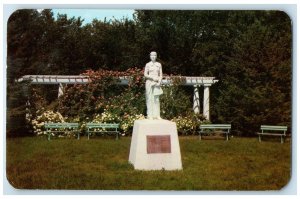 1957 Statue Of The Pioneer Mother In The Memory Garden Lincoln Nebraska Postcard