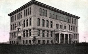 C.1907 Luther L. Wright School, Ironwood, MI Postcard P123