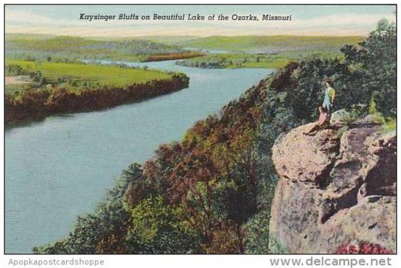 Missouri Ozark Kaysinger Bluffs On Beautiful Lake Of The Ozarks