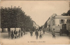 CPA FRESNES - La Grande Rue (44962)