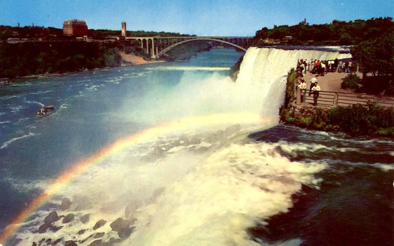 NY - Niagara Falls. Rainbow Mist