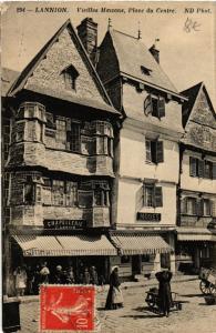 CPA LANNION - Vieilles Maisons - Place du Centre (630728)