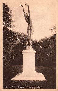 VINTAGE POSTCARD NUDE FEMALE FIGURE SOLROSEN IN KING'S PARK MALMO SWEDEN