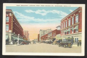 MUSKOGEE OKLAHOMA DOWNTOWN BROADWAY STREET SCENE VINTAGE POSTCARD