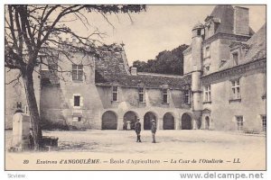 Environs d'ANGOULEME, Ecole d'Agriculture, La Cour de l'Oisellerie, Charente,...