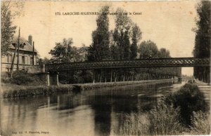 CPA LAROCHE-MIGENNES - La Passerelle sur le Canal (658760)