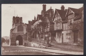 Warwickshire Postcard - The Leicester Hospital & East Gate, Warwick    RS6497